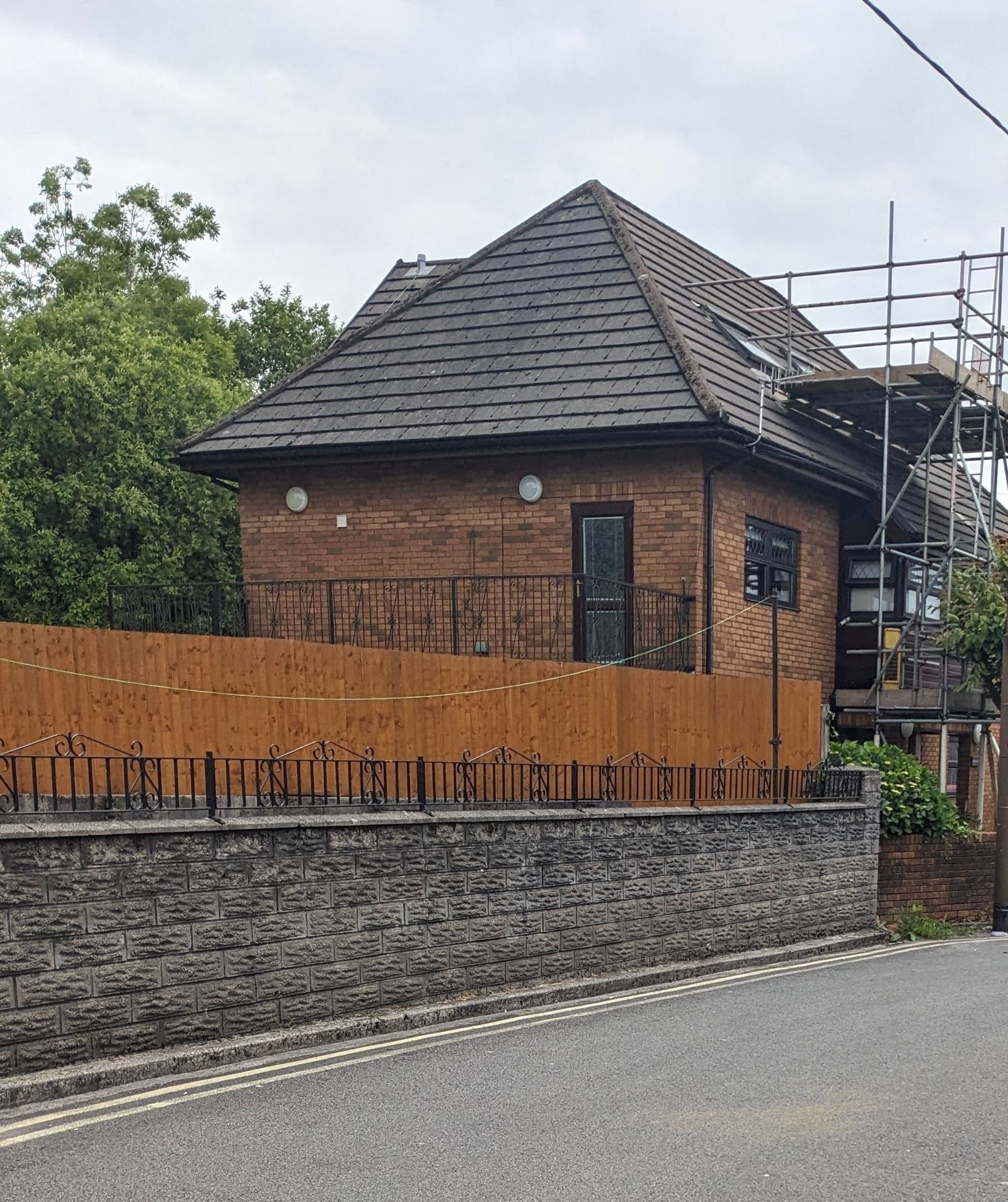 Roof & Guttering Repair